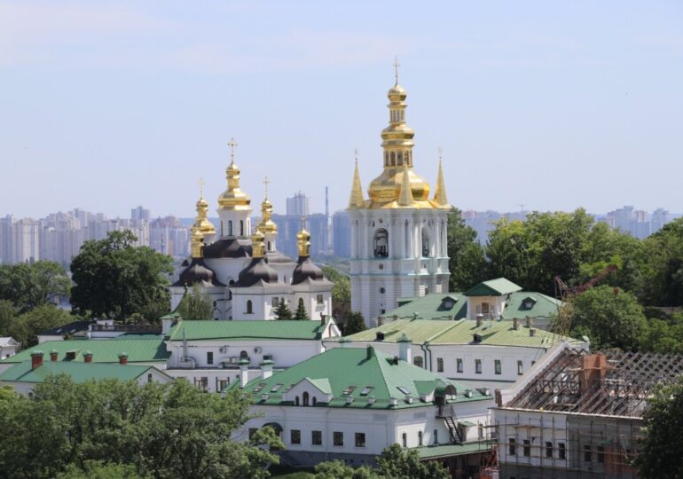 Русия удари Киево-Печорската лавра - светиня с вековни духовни връзки с България (ВИДЕО)