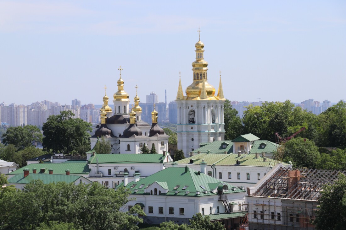 Русия удари Киево-Печорската лавра – светиня с вековни духовни връзки с България (ВИДЕО)
