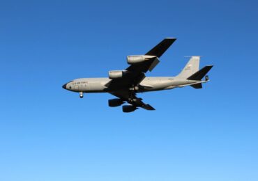 Четири от американските военни самолети напуснаха летището в София