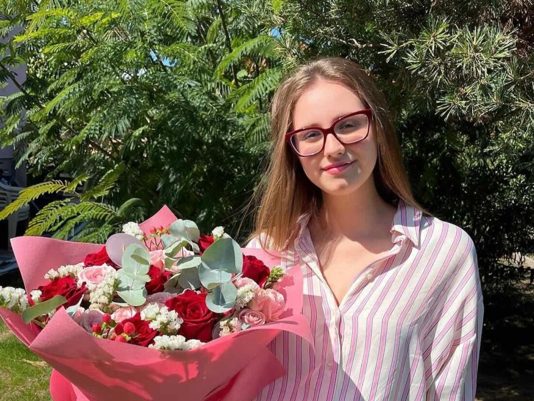 Петя Апостолова спечели конкурса за стихосбирка „#ДО 40“ с „В плитчините на сърцето“