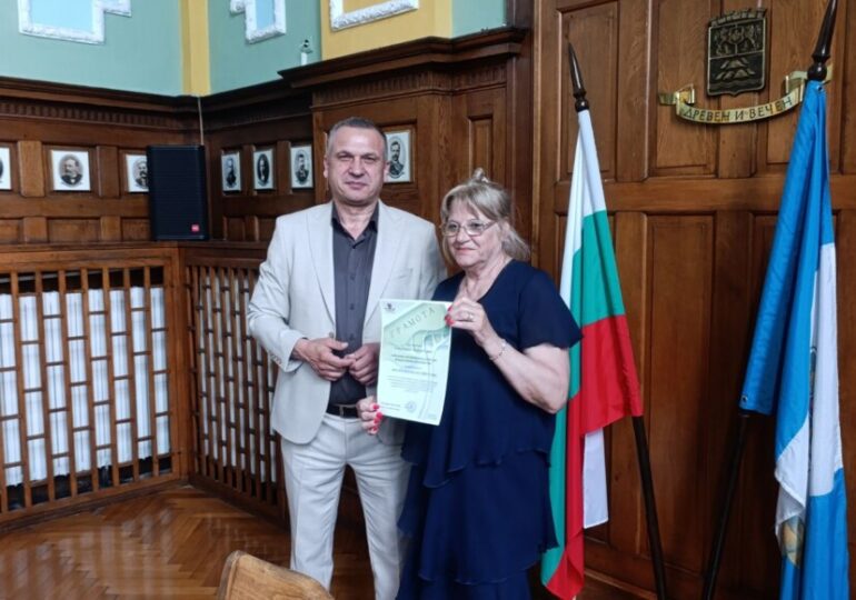 Наградиха най-красиво озеленените междублокови пространства в Пловдив (ГАЛЕРИЯ) 14 Наградиха най-красиво озеленените междублокови пространства в Пловдив (ГАЛЕРИЯ)