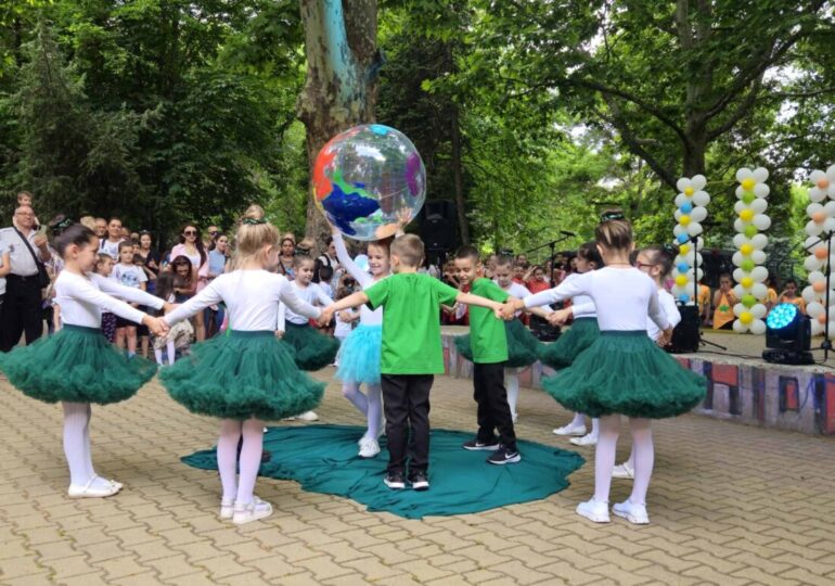 С две тържества: В район „Южен“ отбелязаха Деня на детето (СНИМКИ)