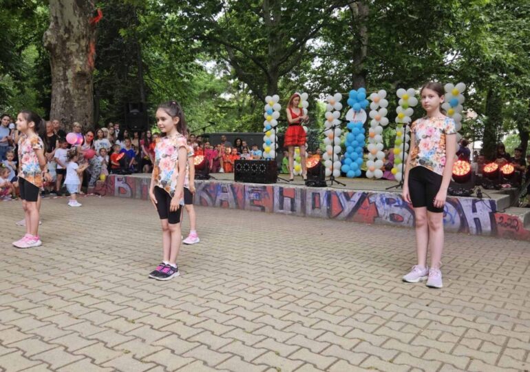 С две тържества: В район „Южен“ отбелязаха Деня на детето (СНИМКИ)