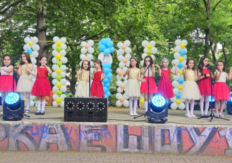 С две тържества: В район „Южен“ отбелязаха Деня на детето (СНИМКИ)