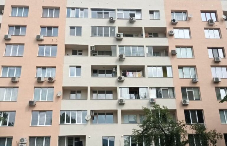 Завършиха дейностите по саниране на пореден блок в Асеновград (ГАЛЕРИЯ)