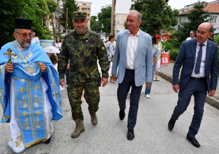 На Еньовден: Асеновград бе озарен от стотици малки красиви калинички (ГАЛЕРИЯ)