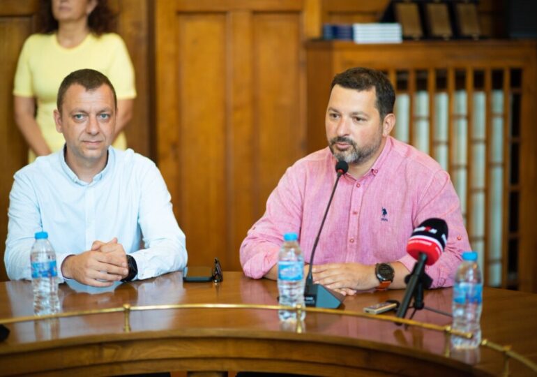Кметът Костадин Димитров посрещна участниците в 30-ия Международния фолклорен фестивал в Пловдив (ГАЛЕРИЯ)