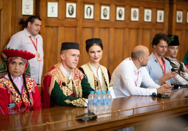 Кметът Костадин Димитров посрещна участниците в 30-ия Международния фолклорен фестивал в Пловдив (ГАЛЕРИЯ)