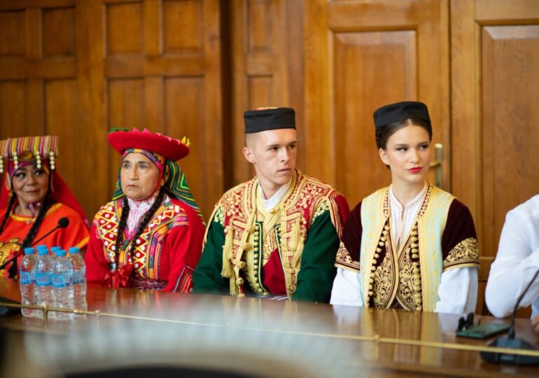Кметът Костадин Димитров посрещна участниците в 30-ия Международния фолклорен фестивал в Пловдив (ГАЛЕРИЯ)