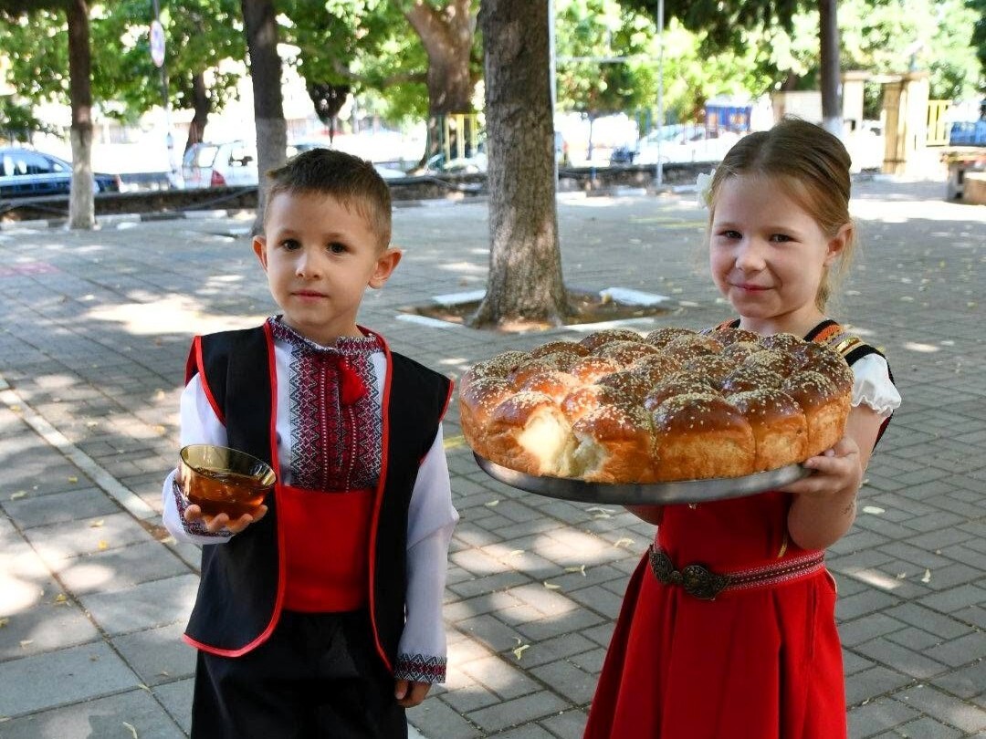 С нова пристройка: Осигуряват места за още малчугани в детска градина в Асеновград (СНИМКИ)