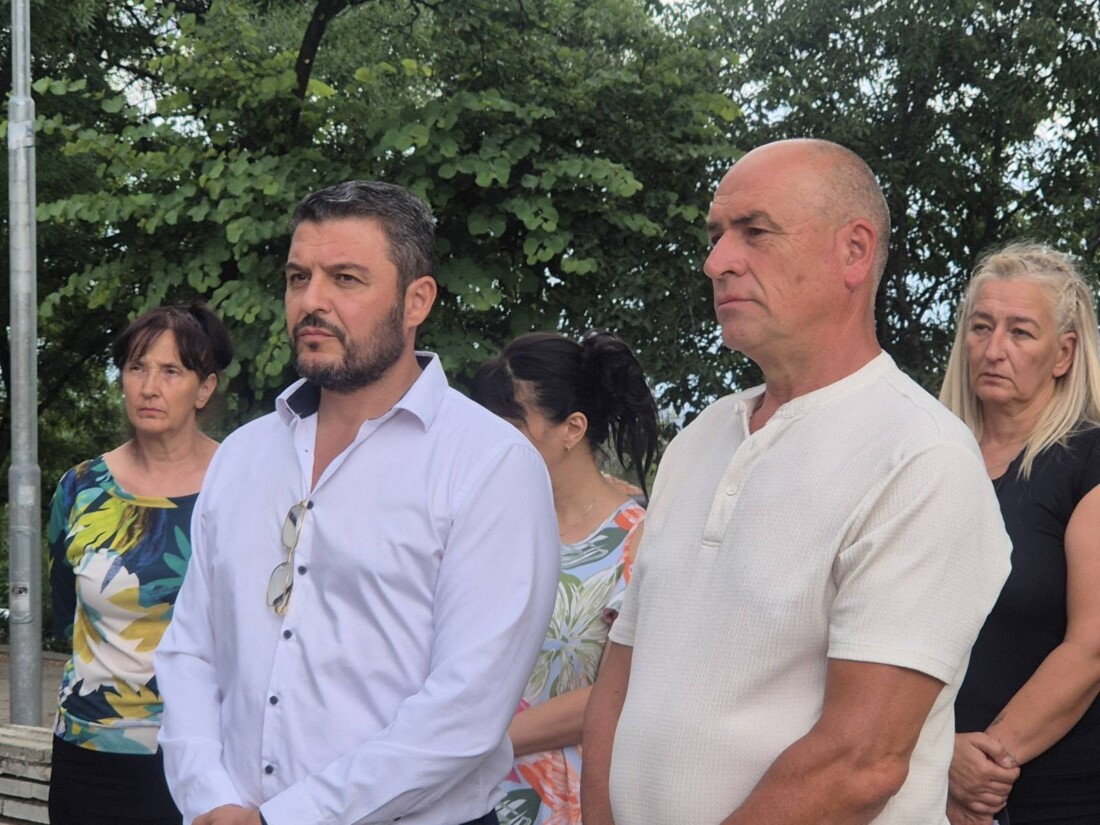 "Сърцето на Белащица ще забие в нов, още по-красив ритъм": Изграждат нов парк в центъра на селото (СНИМКИ) 4 "Сърцето на Белащица ще забие в нов, още по-красив ритъм": Изграждат нов парк в центъра на селото (СНИМКИ)
