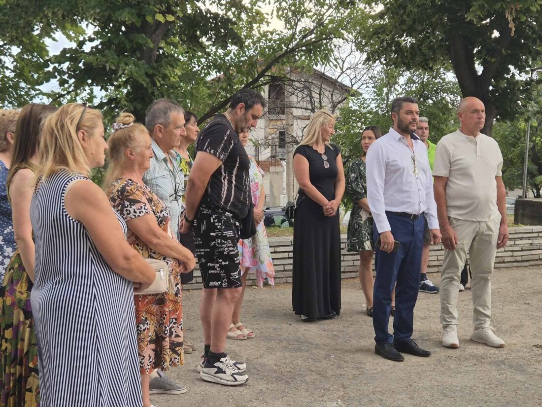 "Сърцето на Белащица ще забие в нов, още по-красив ритъм": Изграждат нов парк в центъра на селото (СНИМКИ) 2 "Сърцето на Белащица ще забие в нов, още по-красив ритъм": Изграждат нов парк в центъра на селото (СНИМКИ)