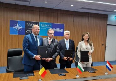 Съюзници от НАТО ни дават седем противоминни кораба за Черно море