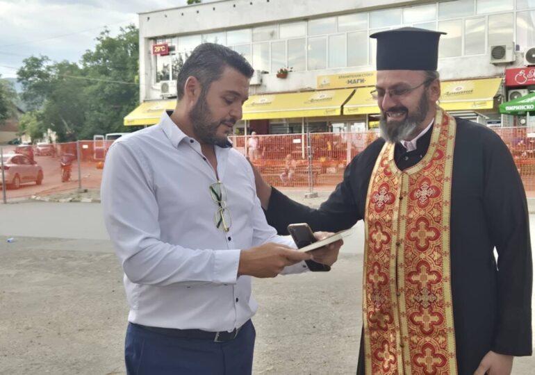 "Сърцето на Белащица ще забие в нов, още по-красив ритъм": Изграждат нов парк в центъра на селото (СНИМКИ) 5 "Сърцето на Белащица ще забие в нов, още по-красив ритъм": Изграждат нов парк в центъра на селото (СНИМКИ)
