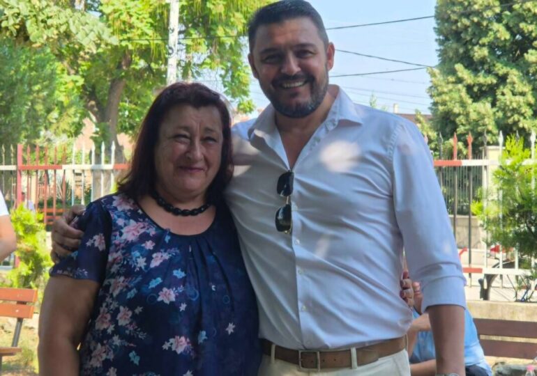 Напредва благоустройството на парка в село Кадиево (СНИМКИ)