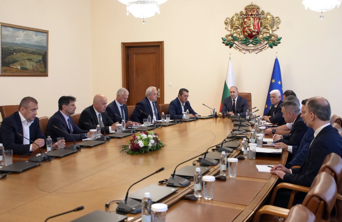 Иран пак предупреди България, Радев събра службите за сигурност