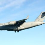 Огромен американски военен самолет, заснет на летището във Варна, предизвика смут в социалните мрежи