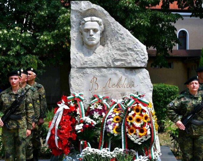 Асеновград почете паметта на Васил Левски (ГАЛЕРИЯ) 13 Асеновград почете паметта на Васил Левски (ГАЛЕРИЯ)