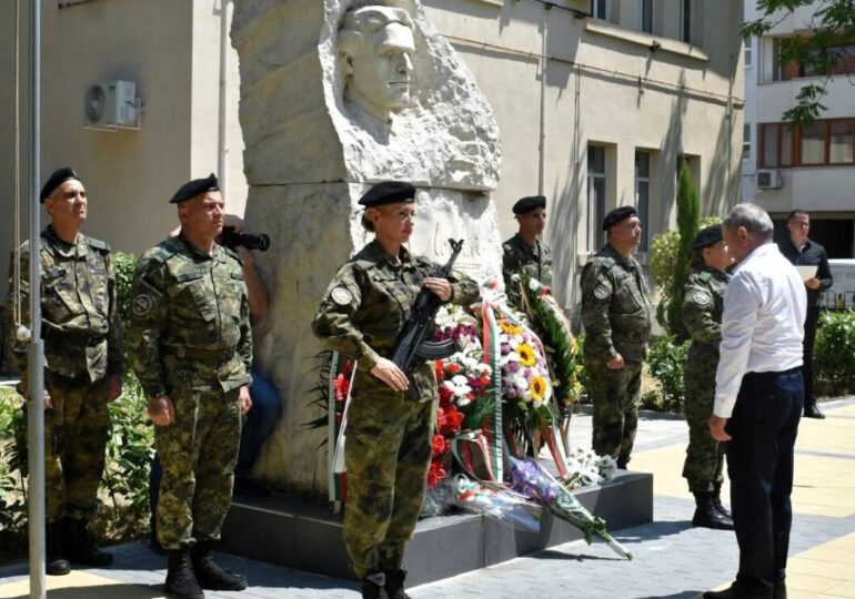 Асеновград почете паметта на Васил Левски (ГАЛЕРИЯ) 6 Асеновград почете паметта на Васил Левски (ГАЛЕРИЯ)