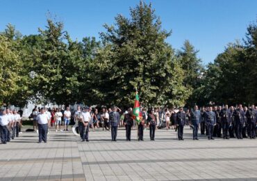 Кметът на „Тракия“ присъства на откриването на барелефи на авиационни дейци в Плевен (ГАЛЕРИЯ)
