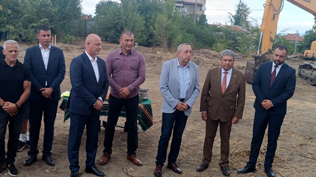 Стартира изграждането на модерна многофункционална зала в Брезово (СНИМКИ)