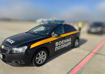 "Жителите да бъдат бдителни": Военна полиция пази авиобаза "Безмер", кметът поиска КПП-та