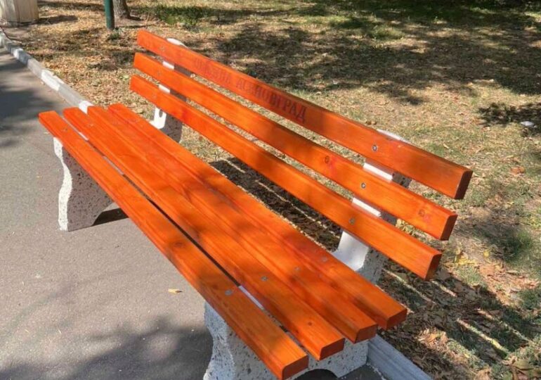 Нови пейки за парковете в Асеновград (ГАЛЕРИЯ) 7 Нови пейки за парковете в Асеновград (ГАЛЕРИЯ)