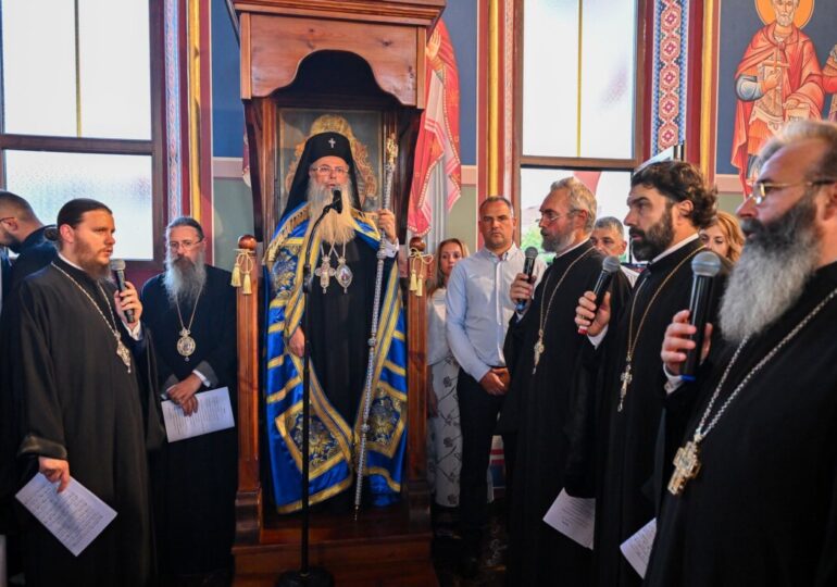 Първомай посрещна чудотворната икона на Света Богородица "Златна ябълка" (СНИМКИ) 24 Първомай посрещна чудотворната икона на Света Богородица "Златна ябълка" (СНИМКИ)