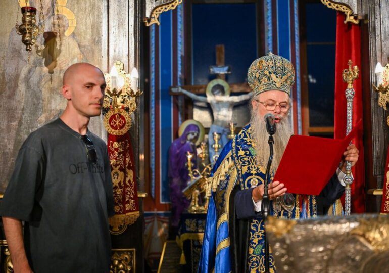Първомай посрещна чудотворната икона на Света Богородица "Златна ябълка" (СНИМКИ) 11 Първомай посрещна чудотворната икона на Света Богородица "Златна ябълка" (СНИМКИ)