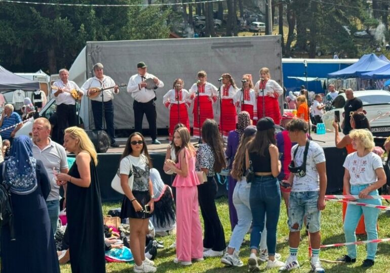 Юндола оживя с песни, танци и традиции на празничния събор „Юндола – 2026“ (ГАЛЕРИЯ)