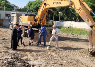 Двама заместник-кметове дадоха старт на строежа на нов корпус към СУ „Св. Паисий Хилендарски“ (СНИМКИ)