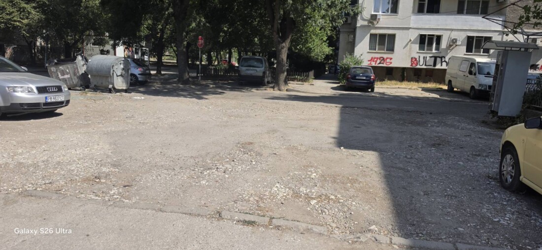 Изграждат пореден паркинг в „Южен“ (СНИМКИ)