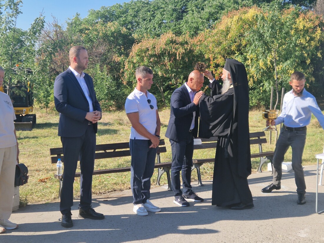 Започна изграждането на изцяло новия парк "Кан Крум" в пловдивския район "Тракия" (СНИМКИ) 2 Започна изграждането на изцяло новия парк "Кан Крум" в пловдивския район "Тракия" (СНИМКИ)