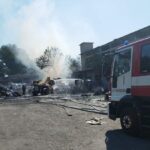 Пожар в производствена площадка в Пловдив: Има ли замърсяване на въздуха? (СНИМКИ) 4 Пожар в производствена площадка в Пловдив: Има ли замърсяване на въздуха? (СНИМКИ)