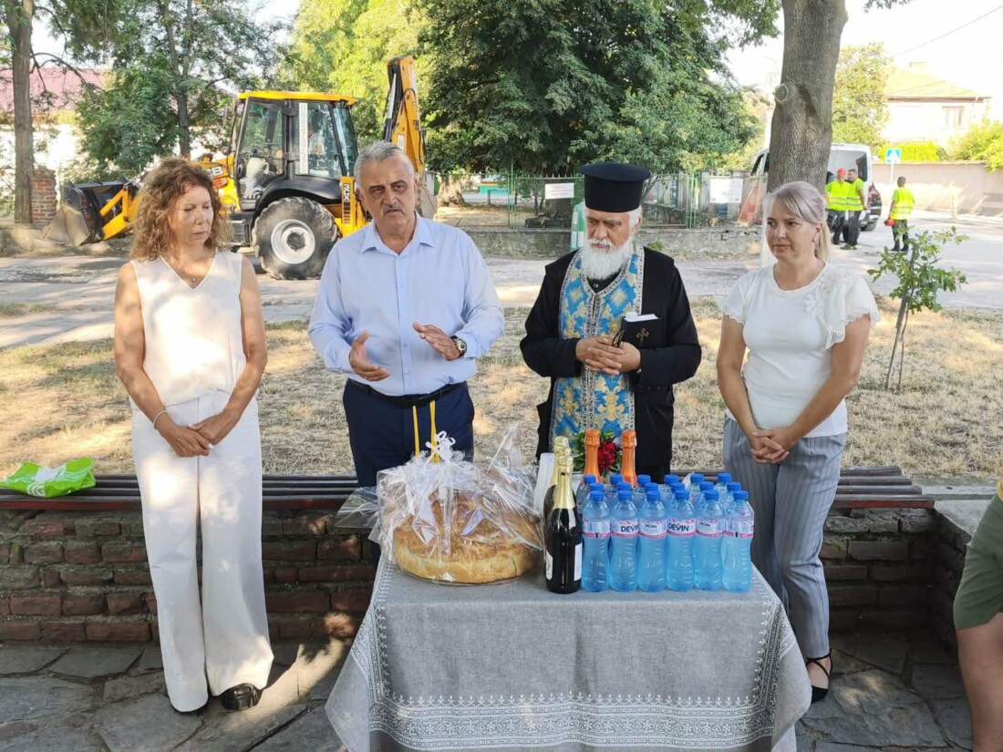 Започна реконструкция на водопроводната мрежа в Строево (СНИМКИ)