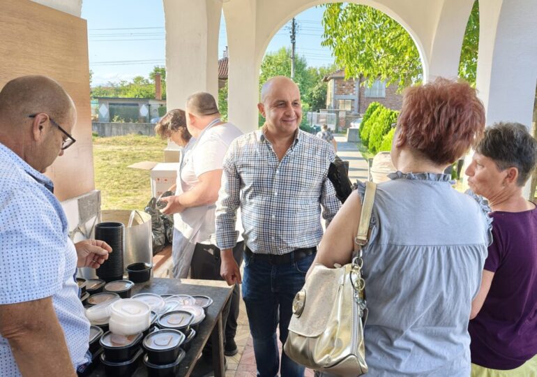 Храмовете в Община Марица се изпълниха с миряни за Успение Богородично (ГАЛЕРИЯ)