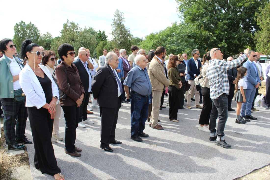 Тържествено откриха възстановената алея и новия монументален знак в Еврейския гробищен парк в Пловдив (СНИМКИ)