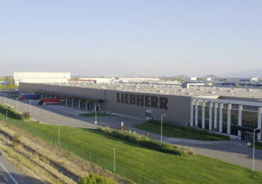 Светът търси хладилници от България, Liebherr търси кадри
