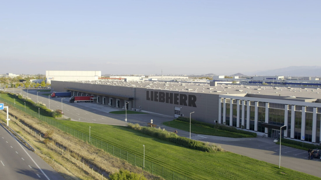 Светът търси хладилници от България, Liebherr търси кадри