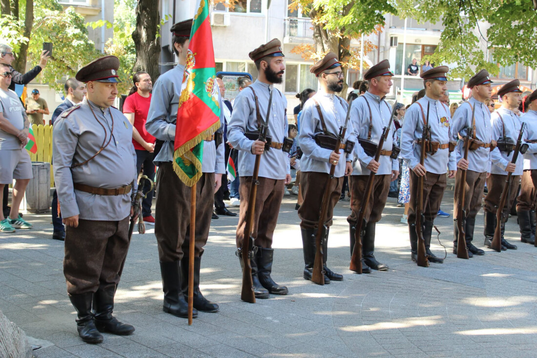 С общоградско честване, молебен, възстановка и концерт отбелязваме 118 години от обявяването на Независимостта на България