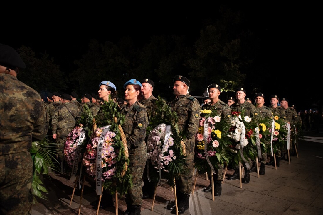 С тържествена заря-проверка завършиха честванията на 141-вата годишнина от Съединението на България (СНИМКИ)