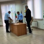 Кметът на "Тракия" връчи на полицаи от Пето РУП тестове за алкохол и наркотици 5 Кметът на „Тракия“ връчи на полицаи от Пето РУП тестове за алкохол и наркотици