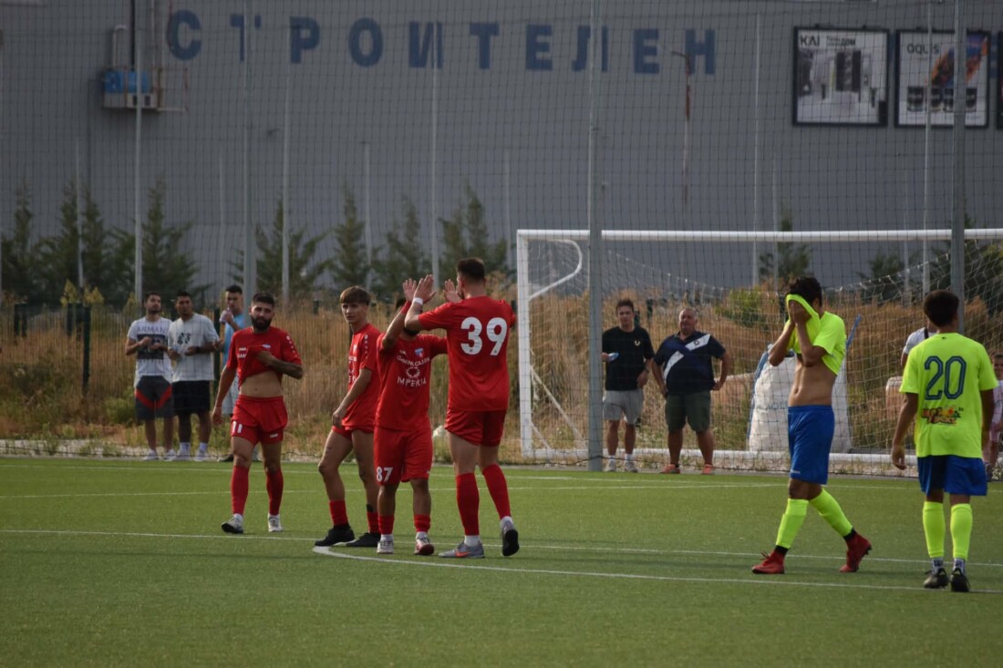 В градското дерби: Спартак победи Марица за 11-а поредна победа от началото на сезона (СНИМКИ)