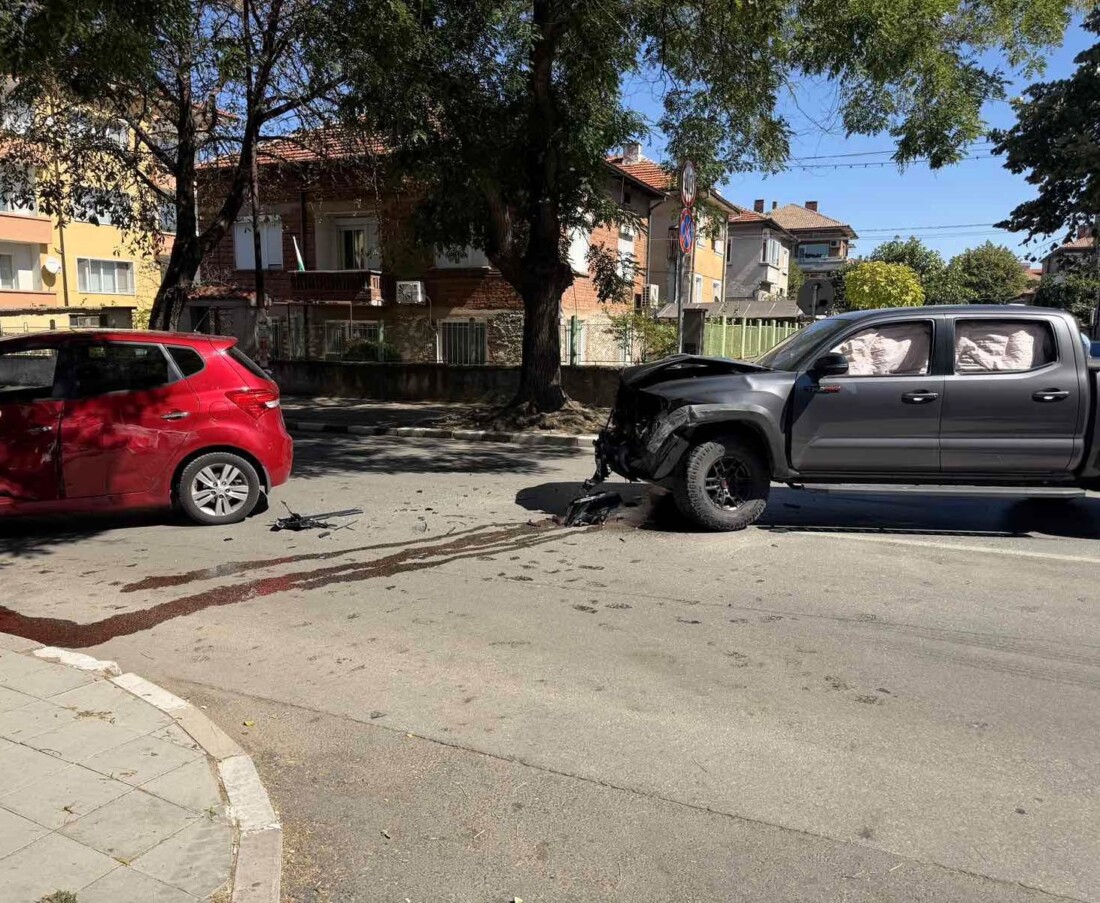 Заради катастрофа: Спират временно движението на автобуси от градския транспорт в Асеновград (СНИМКИ)