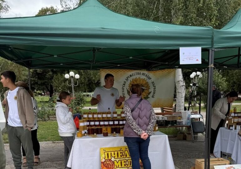 Празникът на лютеницата в Първомай събра вкус и традиции (ГАЛЕРИЯ) 6 Празникът на лютеницата в Първомай събра вкус и традиции (ГАЛЕРИЯ)