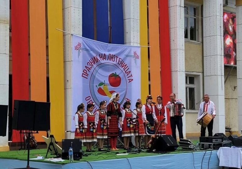 Празникът на лютеницата в Първомай събра вкус и традиции (ГАЛЕРИЯ) 9 Празникът на лютеницата в Първомай събра вкус и традиции (ГАЛЕРИЯ)