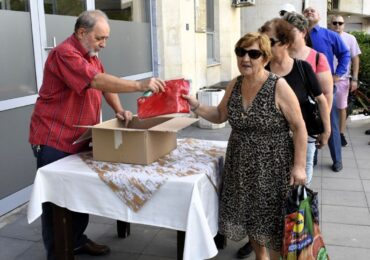 Традицията продължава: В Асеновград раздават 200 знамена за празника