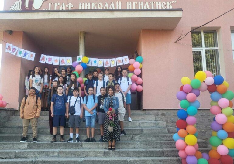301 първокласници прекрачиха прага на училищата в Община Марица (ГАЛЕРИЯ) 16 301 първокласници прекрачиха прага на училищата в Община Марица (ГАЛЕРИЯ)