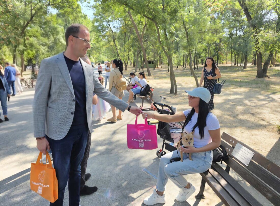 Семейства и четириноги се събраха в парк „Лаута“ за инициативата „Моят верен приятел“ (СНИМКИ)