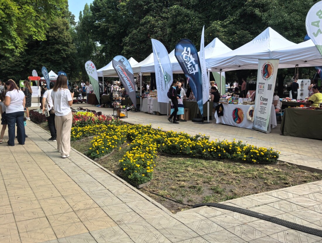 Със зелени идеи, забавления и благородна кауза Re:Bazaar отново завладя район „Южен“ в Пловдив (СНИМКИ)